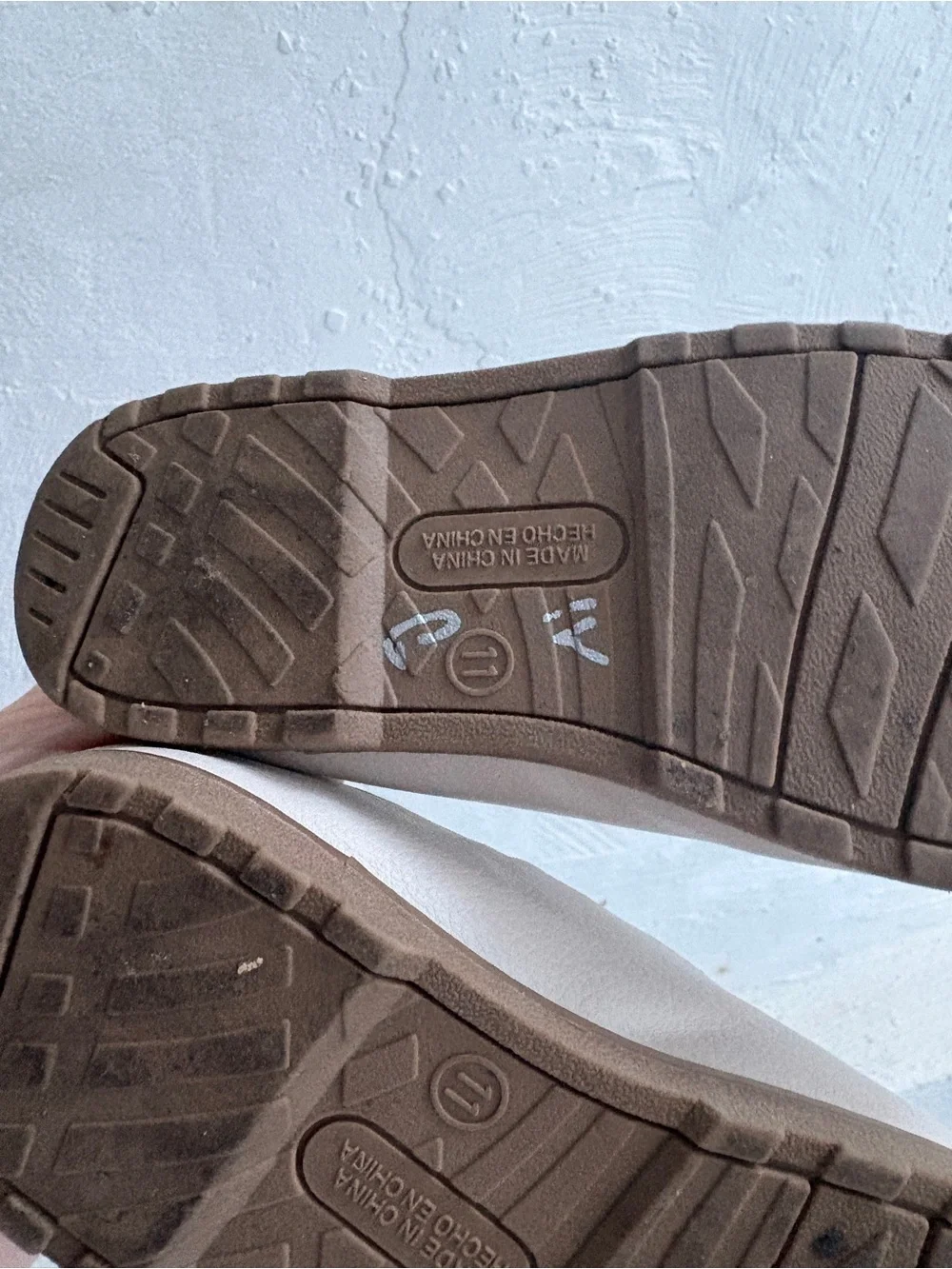 Girls Old Navy cream white Mary Jane flats